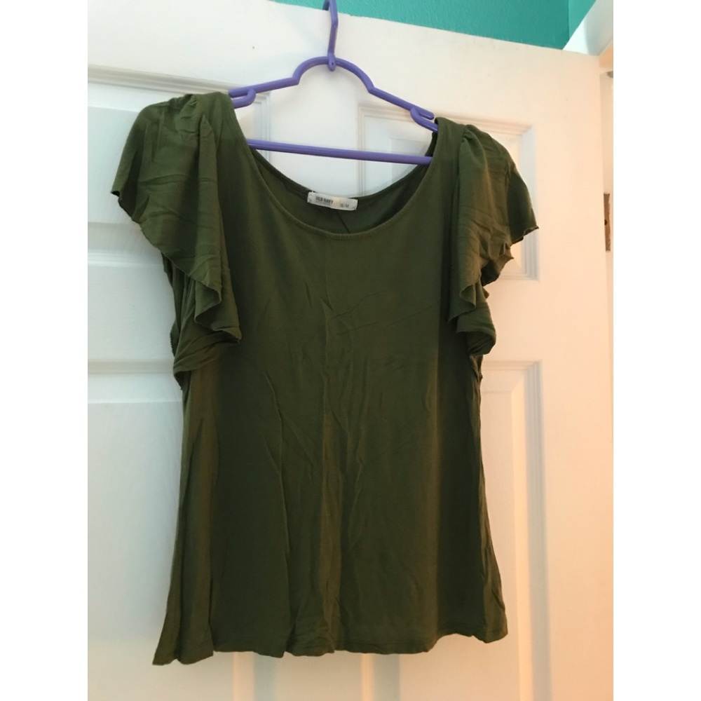 Pretty dark green top